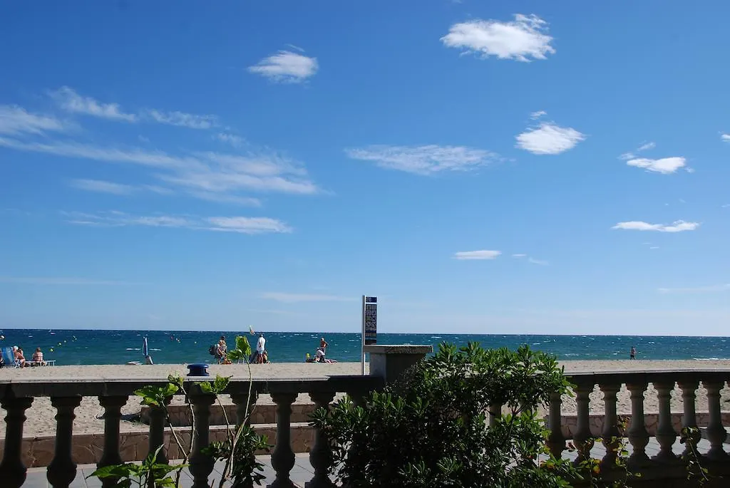 Zeus Versailles 0*, Cambrils Spain